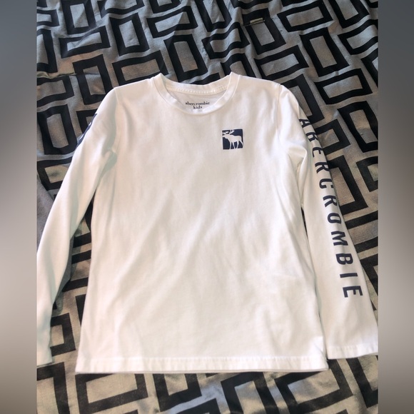 White & Gray Abercrombie Kids Long Sleeve T-Shirts Bundle - Picture 7 of 7